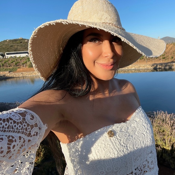 Meet your Posher, Vanessa - Picture 1 of 1